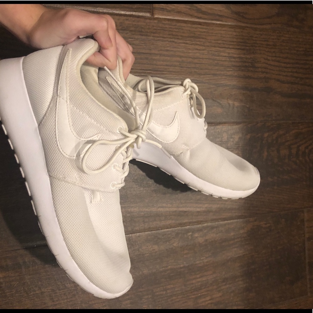 White Nike Roshes